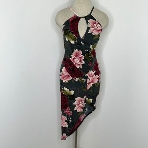 🔹 Glare Asymmetrical Hem Floral Dress